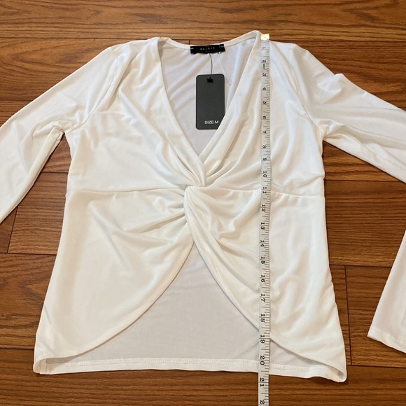 21 Saints junior white twisted front open stomach top, V neck long sleeve M - Picture 7 of 10